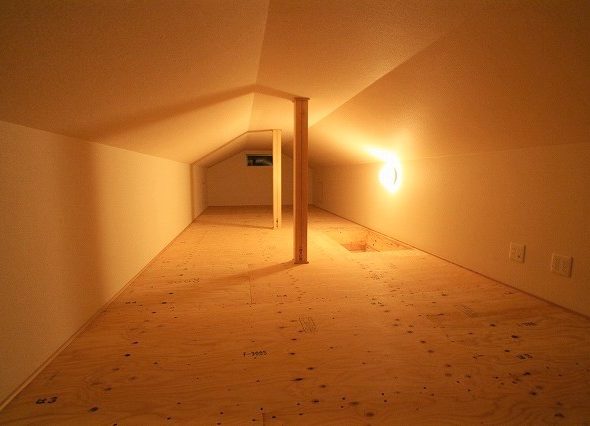 屋根裏収納は男のロマン 屋根裏収納 注文住宅や新築を奈良や木津川市でお考えなら楓工務店 屋根裏収納は男のロマン 屋根裏収納 注文住宅や新築を奈良や木津川市でお考えなら楓工務店